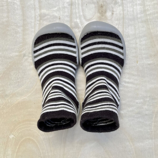 Chausson Collégien - Rayures Blanc/Noir/Kaki (photo 1/3)