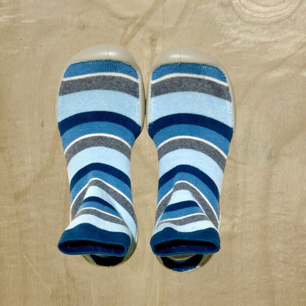 Chausson Collégien - Rayures Blanc/ Bleu/ Gris (photo 1/2)